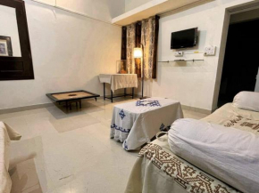 Giridhar Villa , Home away from home